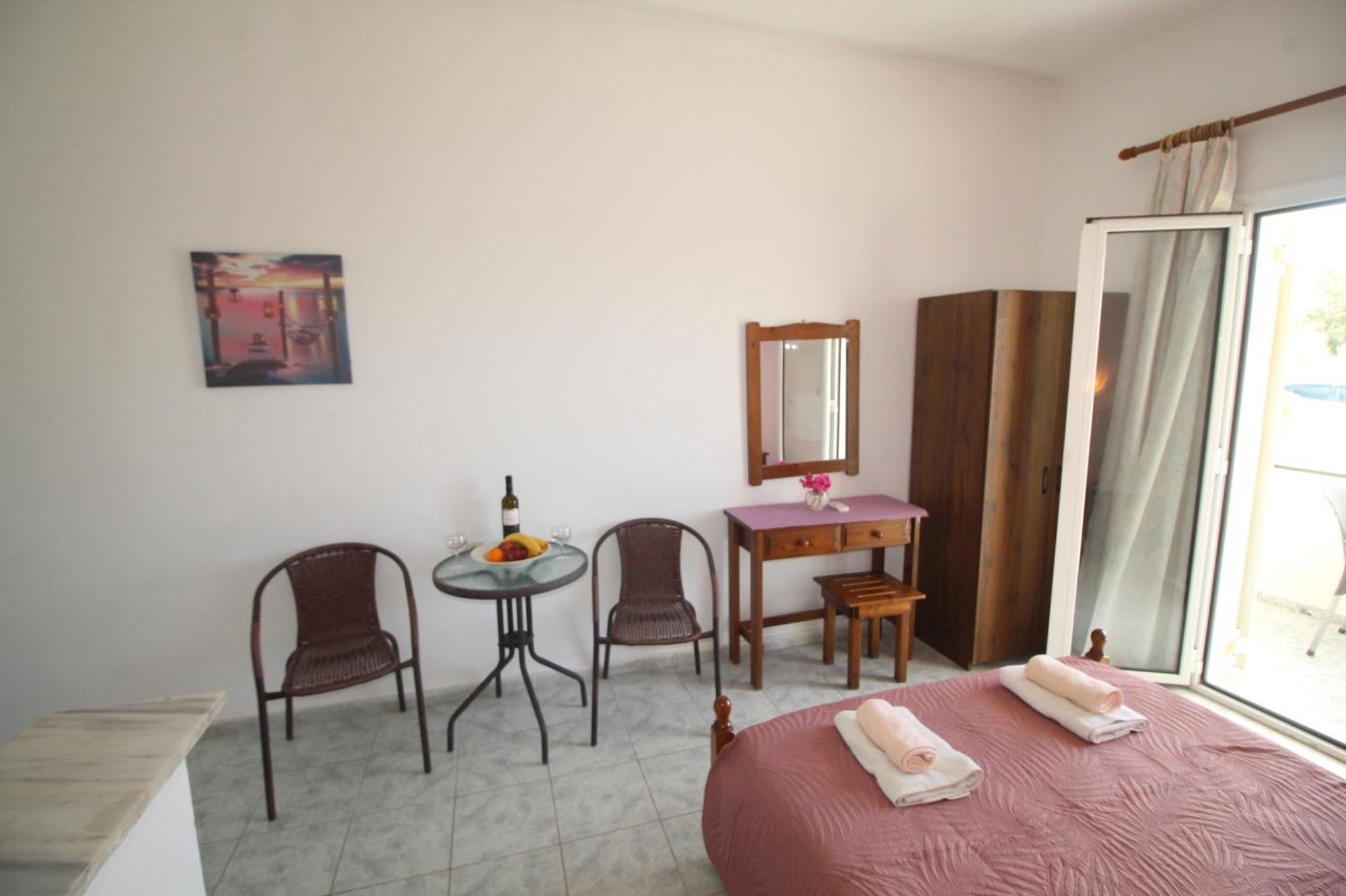 Tony'S Apartments Ágios Geórgios Extérieur photo